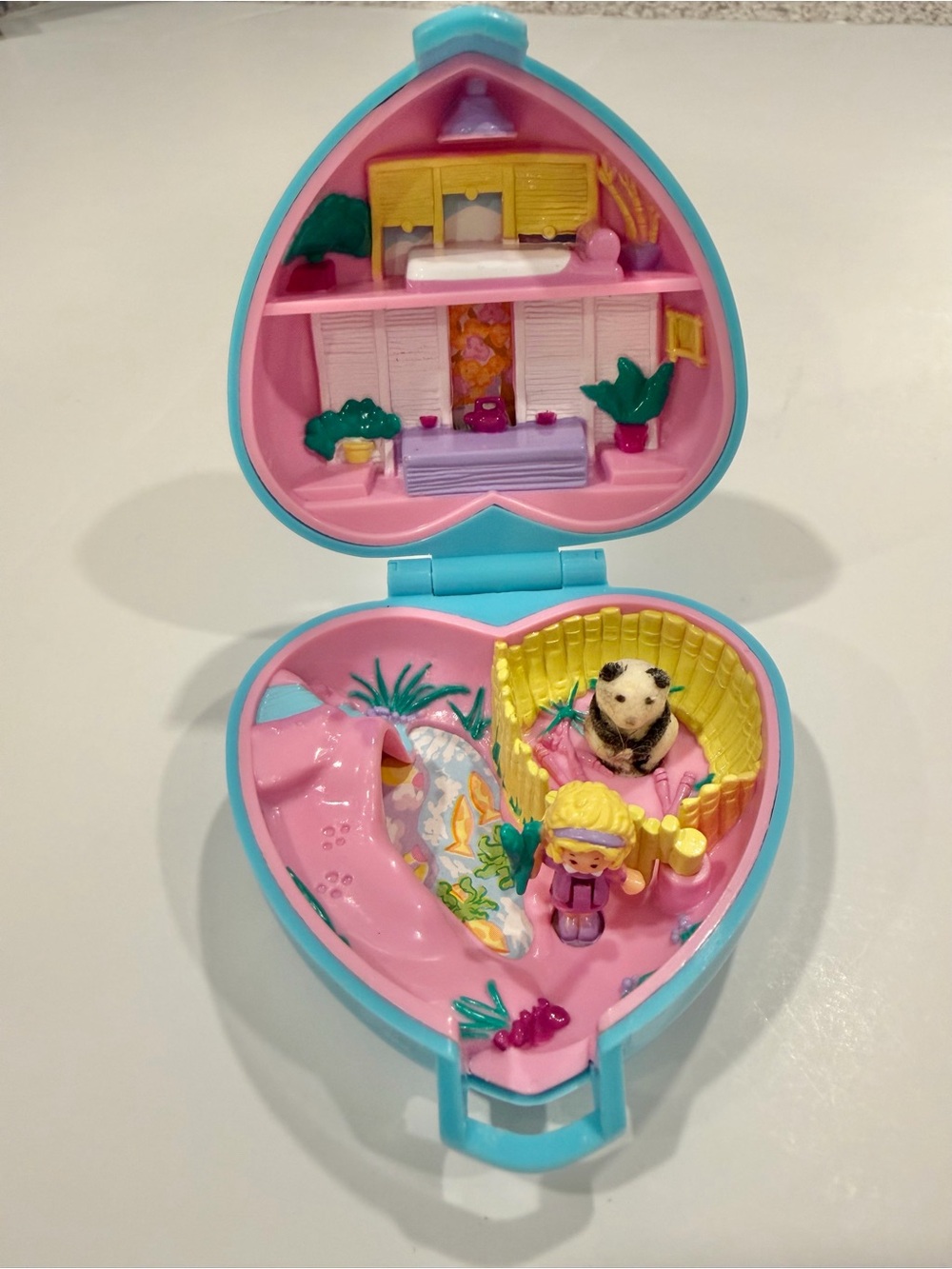 Vintage 1993 Polly Pocket Bluebird Toys Pretty Pandas Playset w/ Polly + 1 Panda - Picture 2 of 7
